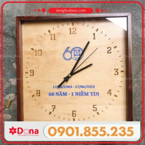 đồng hồ treo tường làm từ gỗ tự nhiên