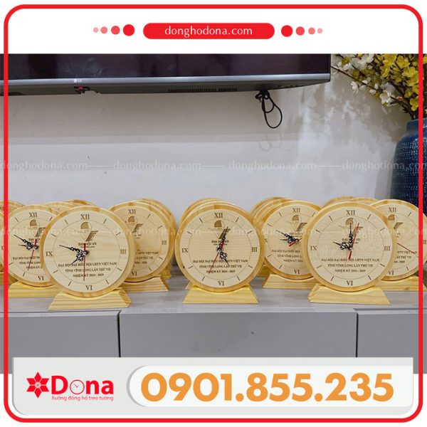 Đồng hồ để bàn
