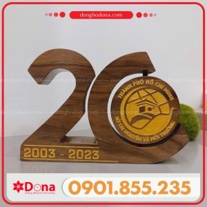 Đồng hồ để bàn kỷ niệm 20 năm