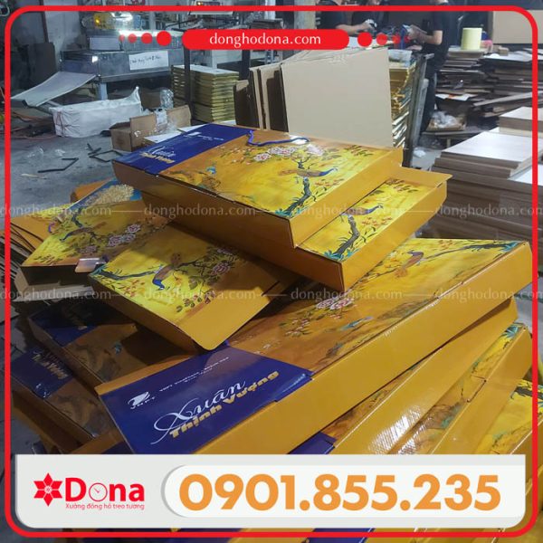Đồng hồ tráng gương vuông
