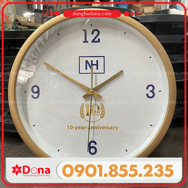 Đồng hồ vành vàng nhũ