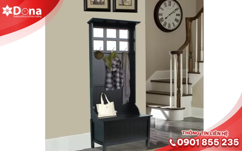 Treo đồng hồ ở hành lang hẹp