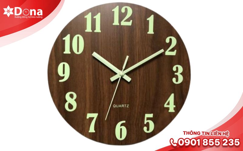 Đồng hồ gỗ treo tường có dạ quang