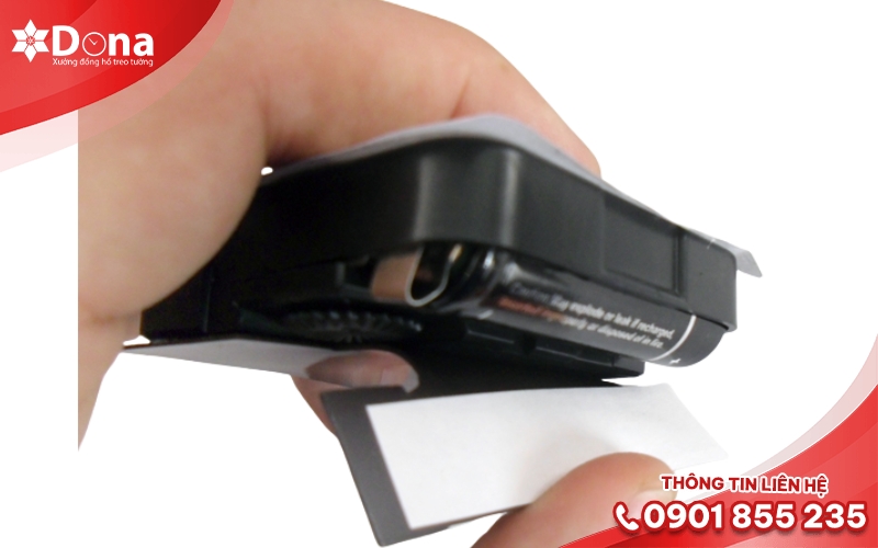 Kiểm tra pin và tiếp xúc của đầu cực pin