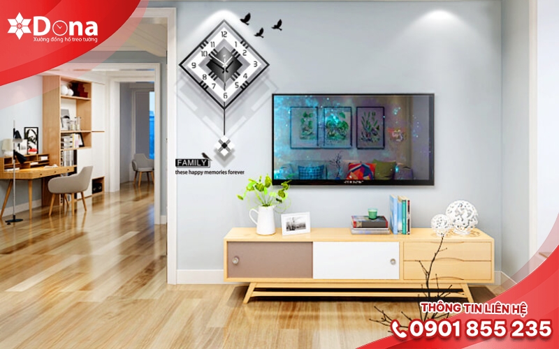 Cách treo đồng hồ phong thủy trong phòng khách