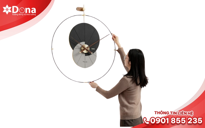 Treo ở góc tường trống, tạo điểm nhấn tinh tế